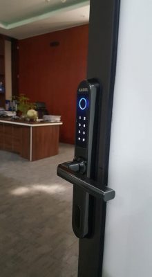 Sửa khóa điện tử chuyên dòng nhôm kính