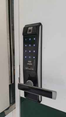 Sửa khóa Locpro