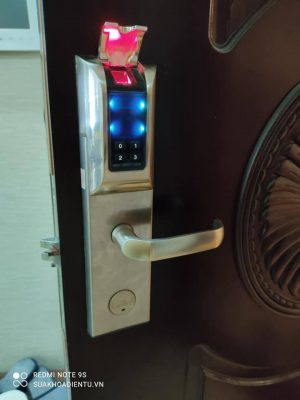 Khóa adel kẹt tay nắm, kẹt chốt cửa