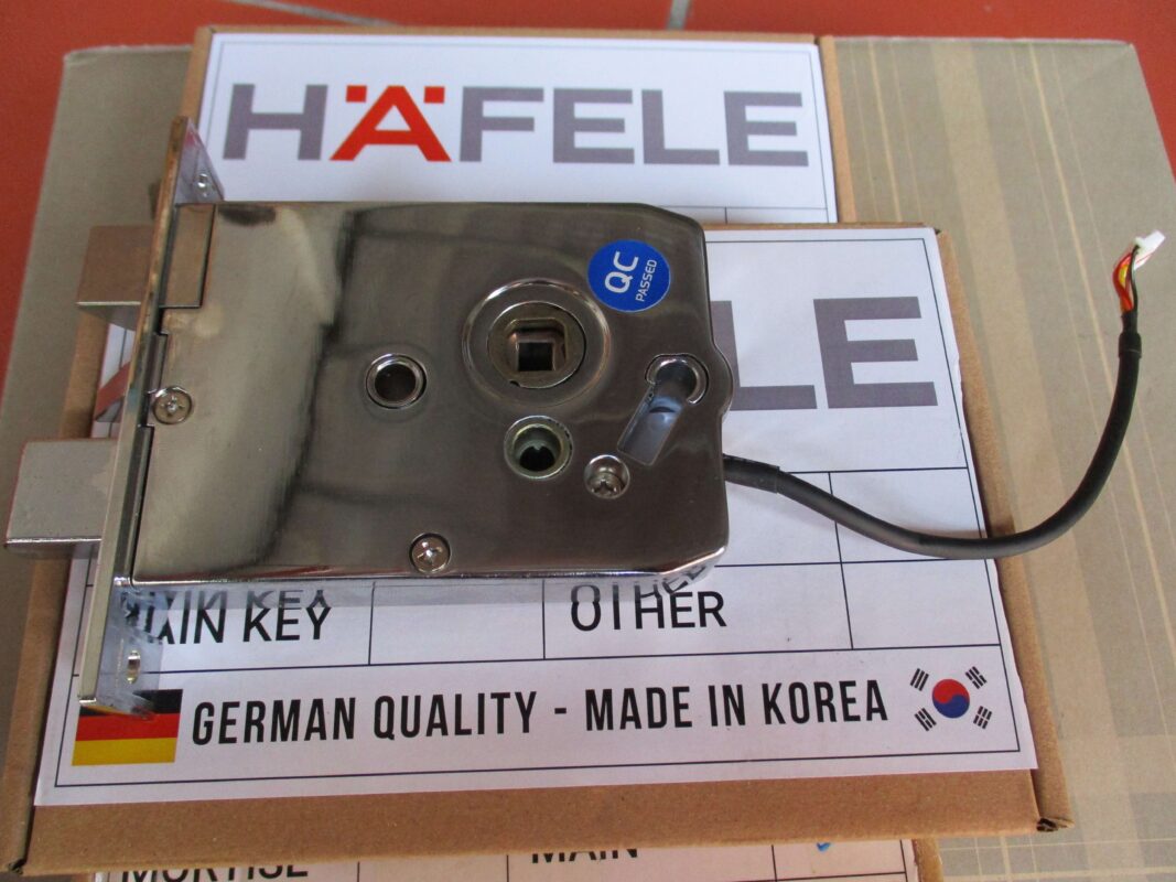 Thay ruột khóa Hafele tại nhà