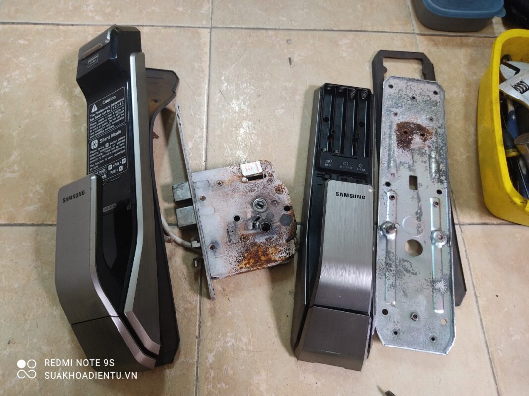 Thay mạch ( Main ) khóa cửa Samsung