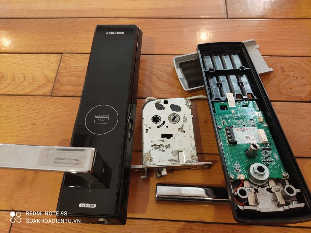 Thay mạch ( Main ) khóa cửa Samsung