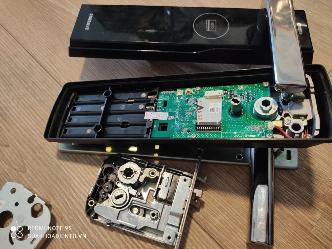 Thay mạch ( Main ) khóa cửa Samsung