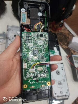 Sửa khóa điện tử nhanh hết pin