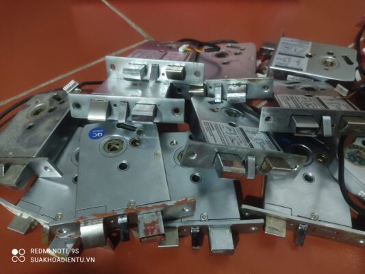 Sửa ruột khóa hafele