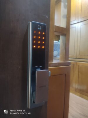 Khóa cửa Samsung DP738 hao pin, lỗi mạch điện