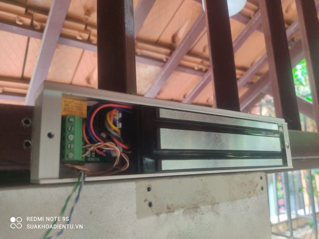 Sửa chữa hệ thống kiểm soát cửa