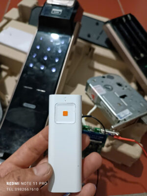Điều khiển khóa cửa Samsung